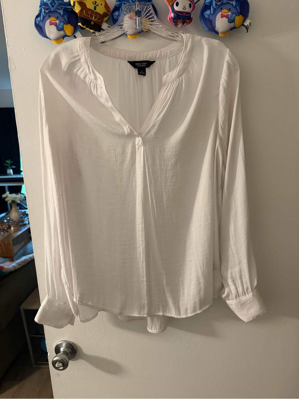Vera Wang Worthington White Long-Sleeve V-Neck Blouse